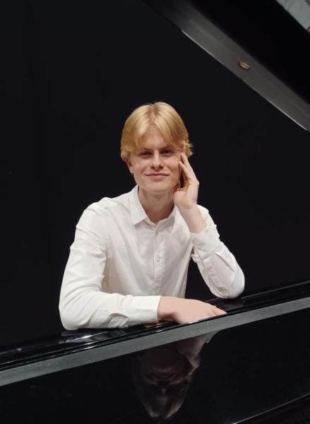 Klaverkoncert med Jonas Hasager Emtkjær Jensen